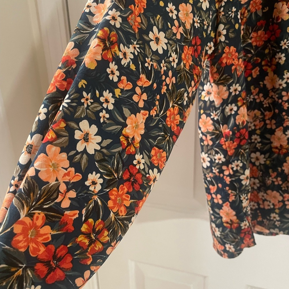 Floral Top - Picture 3 of 7